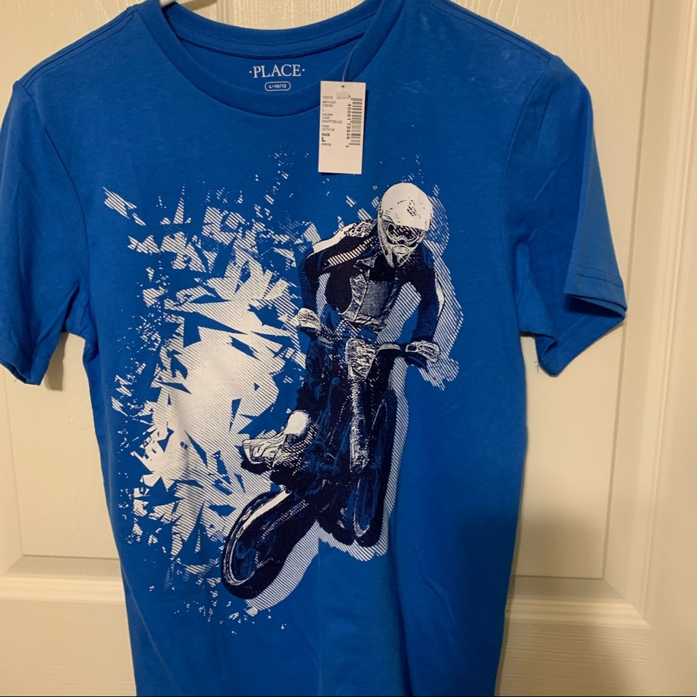 Boys t shirt size Large 10/12